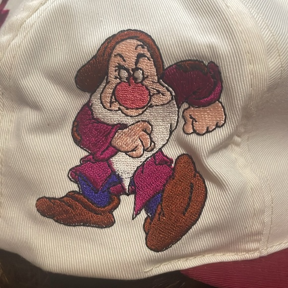 ❤️VTG Disney Grumpy Embroidered Snap back Hat . - Picture 6 of 9